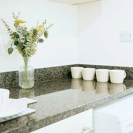 Modern Flat L Sleeps 4 L Free Wifi L Leisure L One Castle Lejlighed *