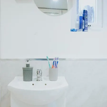 Modern Flat L Sleeps 4 L Free Wifi L Leisure L One Castle Leeds (West Yorkshire)