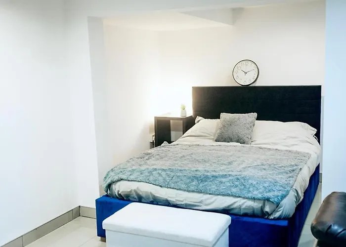 Modern Flat L Sleeps 4 L Free Wifi L Leisure L One Castle Leeds (West Yorkshire)