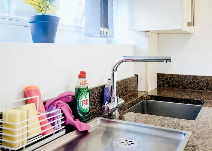 Modern Flat L Sleeps 4 L Free Wifi L Leisure L One Castle