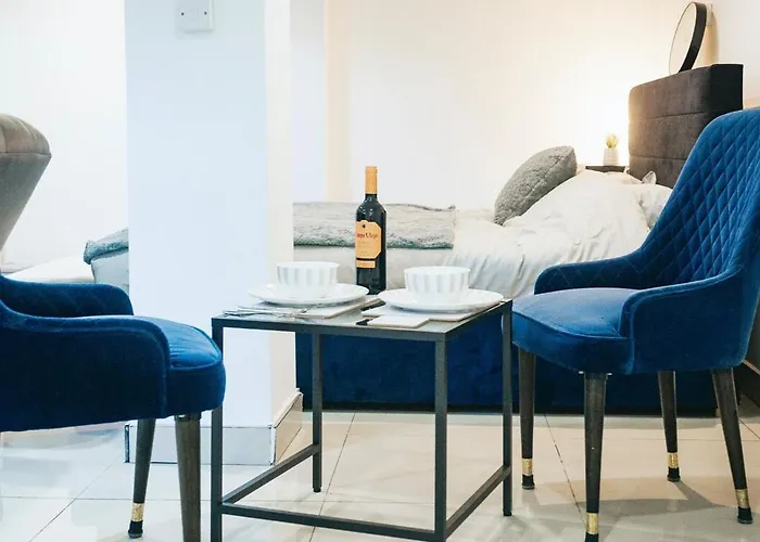 Modern Flat L Sleeps 4 L Free Wifi L Leisure L One Castle