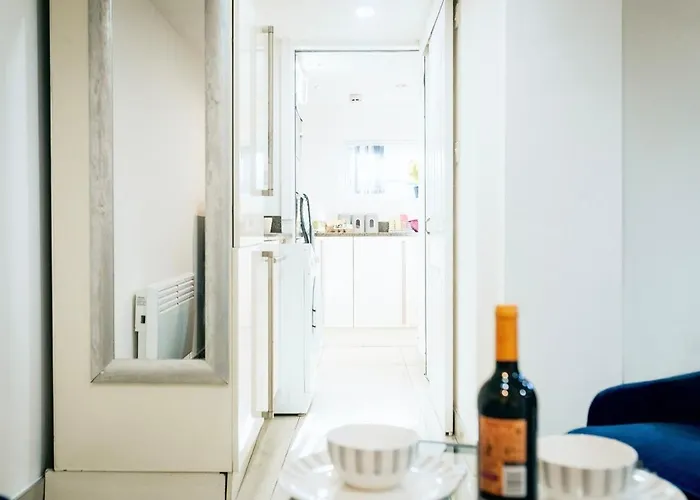 Modern Flat L Sleeps 4 L Free Wifi L Leisure L One Castle