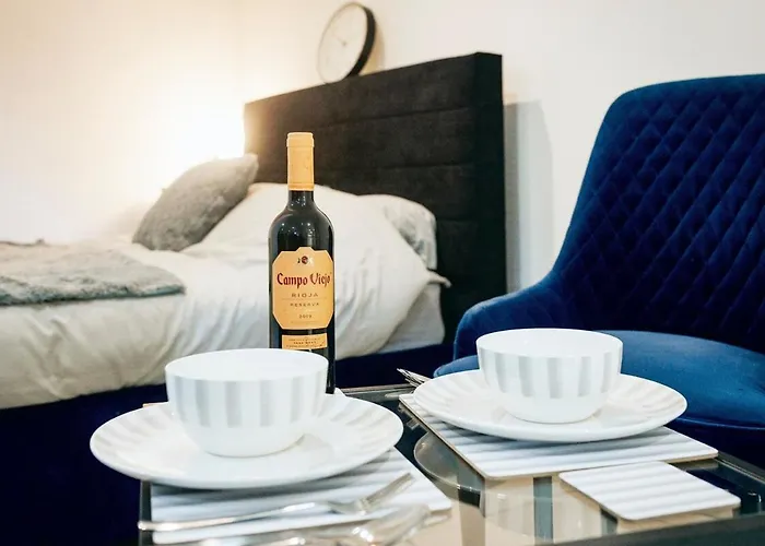 Modern Flat L Sleeps 4 L Free Wifi L Leisure L One Castle *